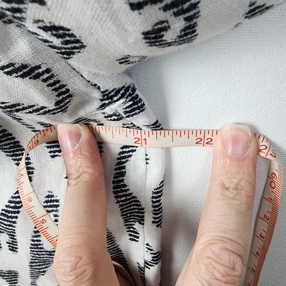 J Jill Geometric Print 100% Linen Button Up Blouse Size Small - Picture 6 of 7